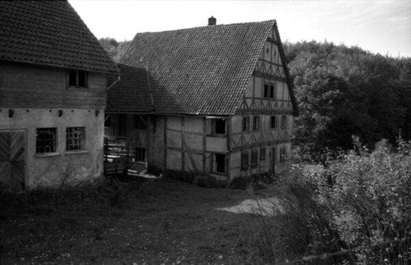 Aussenansicht von Gebäuden bzw. Gebäudeteilen der Weißenfelder Mühle; (Klicken Sie auf diesen Textlink oder das Bild rechts, um ein Foto in höherer Auflösung zu erhalten).