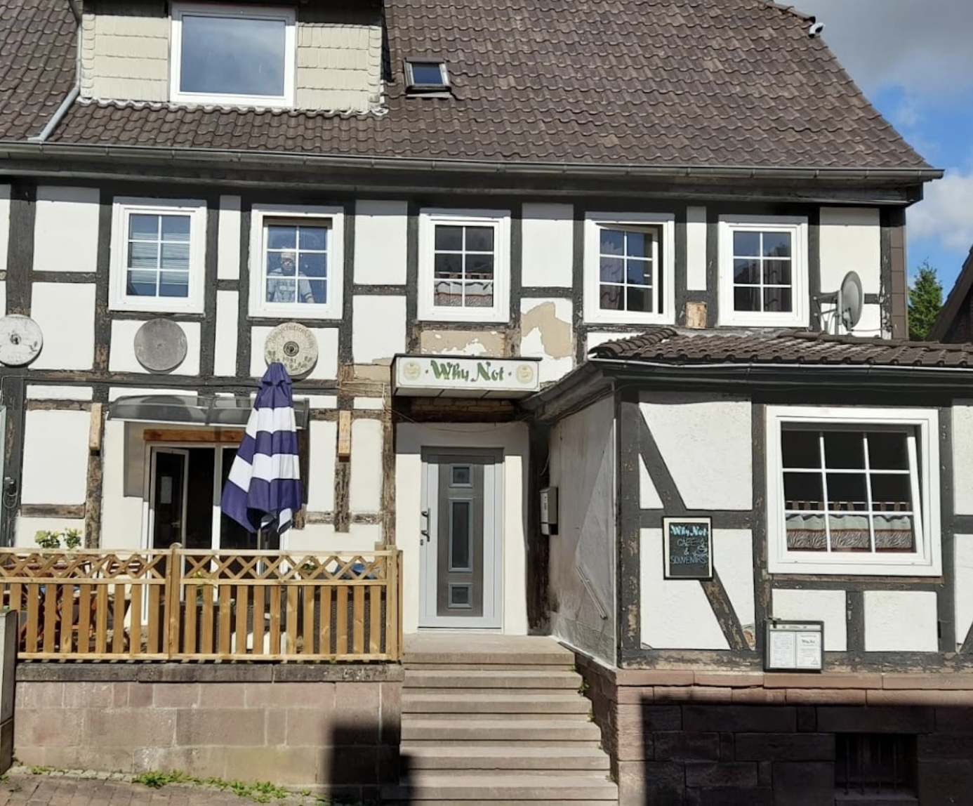 Adventsfenster beim Why Not in Polle