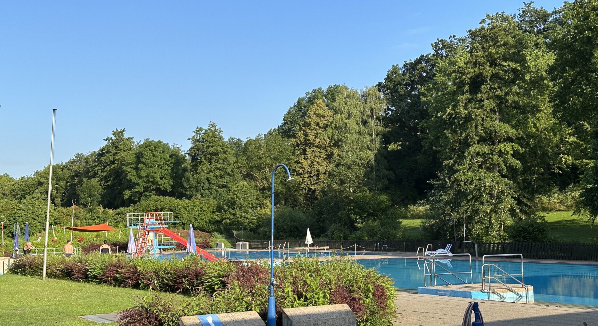 Kaffeetrinken im Freibad